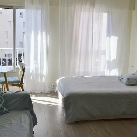 Studio Centre Port Apartment